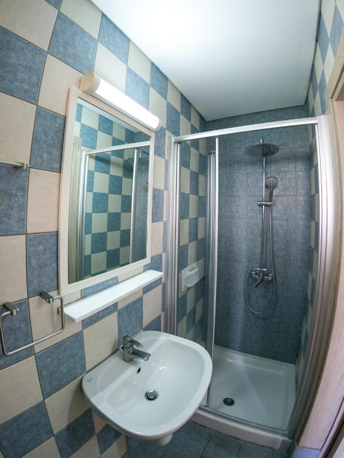 Crystallo Apartments Paphos Ngoại thất bức ảnh