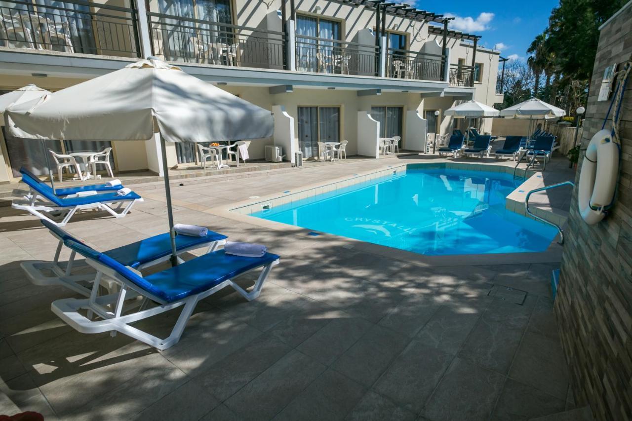 Crystallo Apartments Paphos Ngoại thất bức ảnh