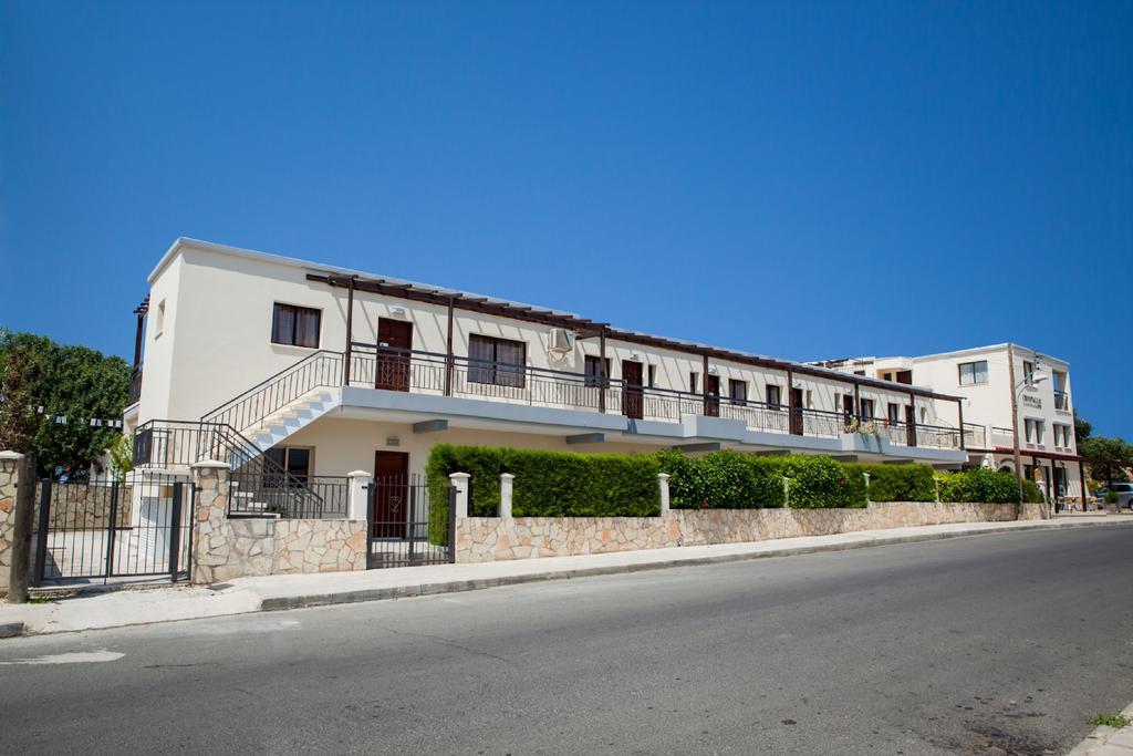 Crystallo Apartments Paphos Ngoại thất bức ảnh
